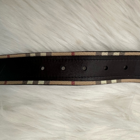 Men’s Burberry Belt. Size M in black with Burberry logo edging - Picture 7 of 9